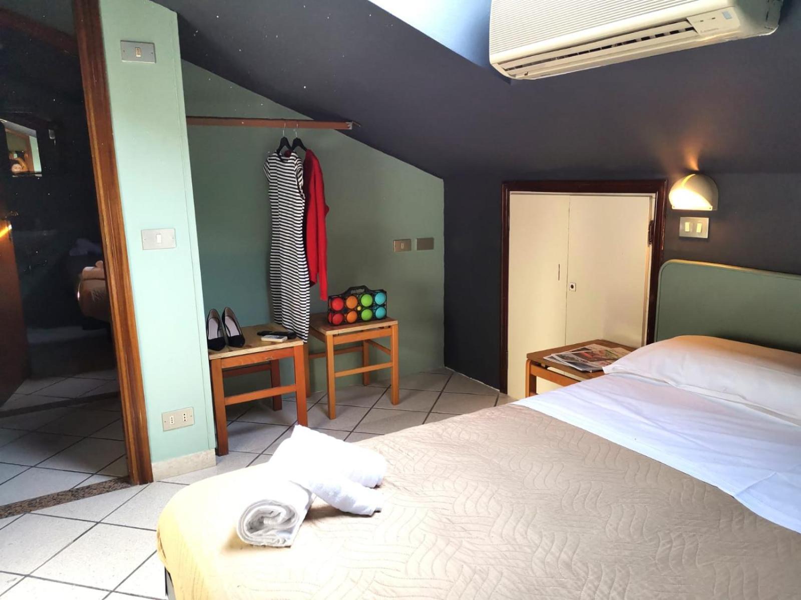 Hotel Casa Dorita Cervia Habitación foto